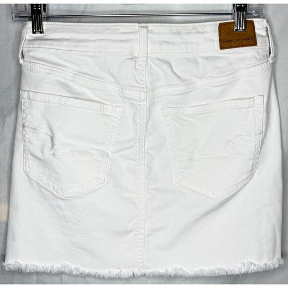 American Eagle White Denim Mini Skirt Frayed Hem Super Stretch Size 4 Regular - Picture 2 of 6
